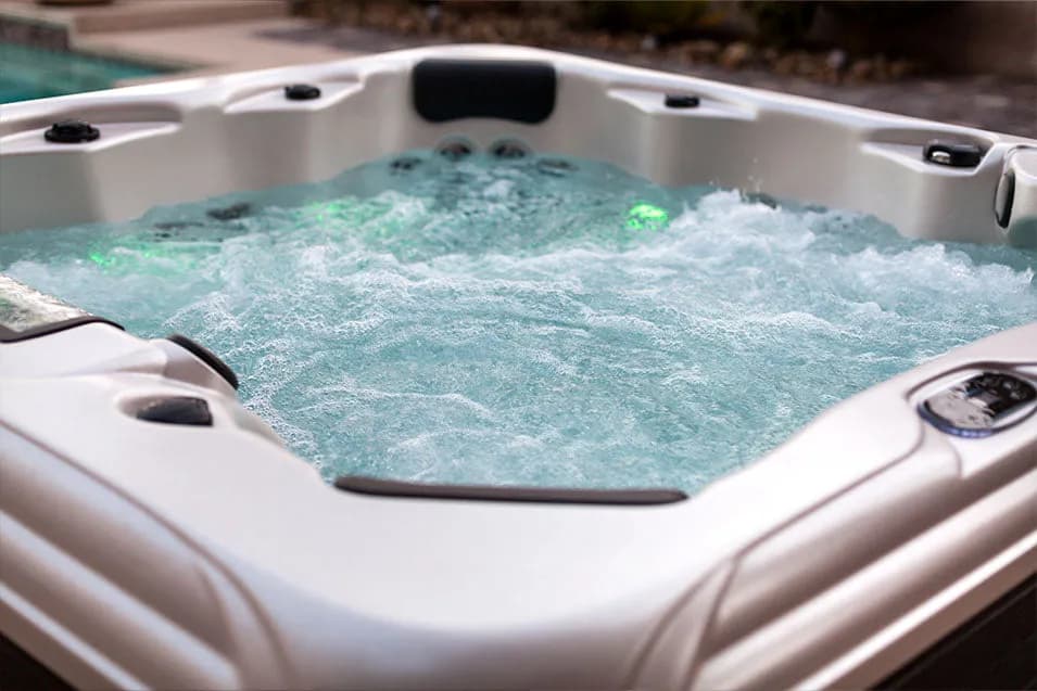 Tropic Spas Whirlpool in Vösendorf – Entfliehen Sie in ein tropisches Paradies 2
